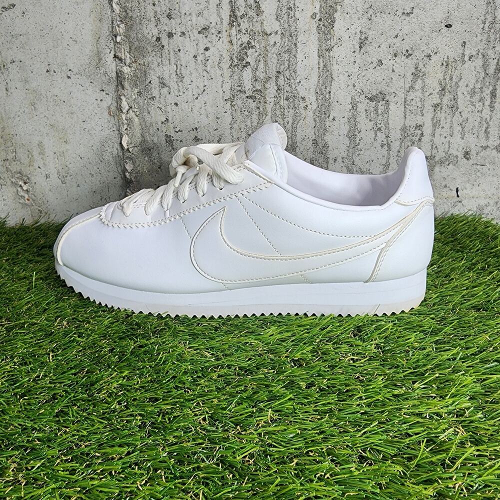 Nike Cortez Leather Women’s Athletic Shoes Size 10 White - Picture 2 of 6